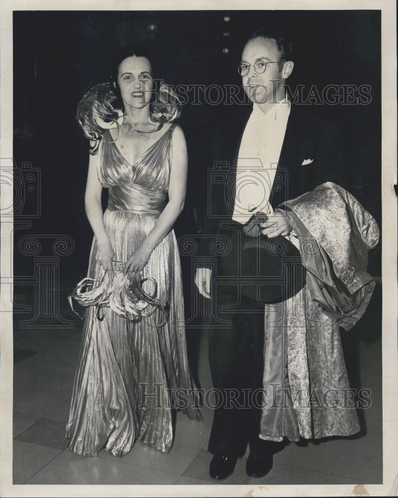 1946 Press Photo Dr. And Mrs. John Orndorff At Opening Night Of Grand Opera - Historic Images