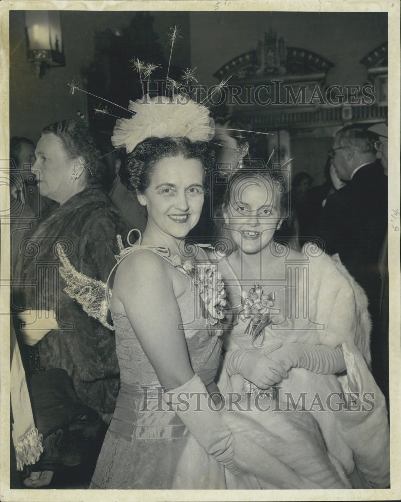 1954  Mrs John Orndorff - Historic Images