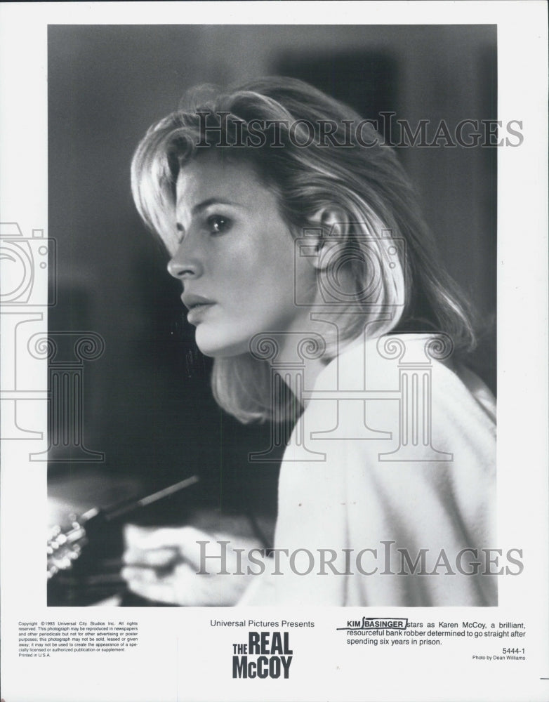 1983 Press Photo Kim Bassinger in &quot;The Real McCoy&quot; - Historic Images