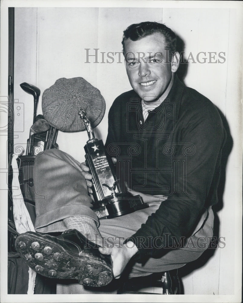 Press Photo Verne Stevens with Press Telegram Trophy for Baseball - Historic Images