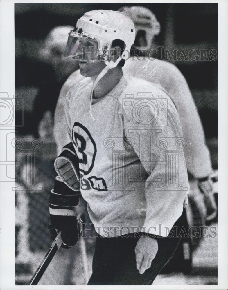 1991 Press Photo Dave Poulin Centre Boston Bruins Hockey Team - Historic Images