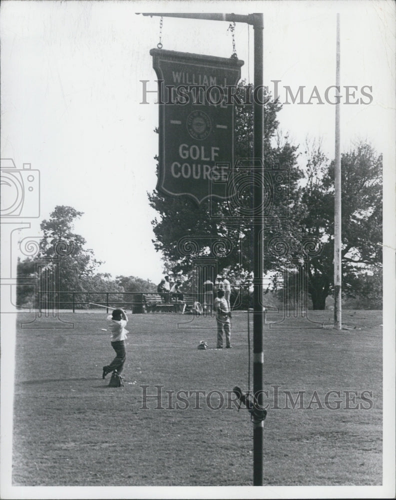 1979 Press Photo Massachusetts Dorchester Franklin Park William J. Devine Golf - Historic Images