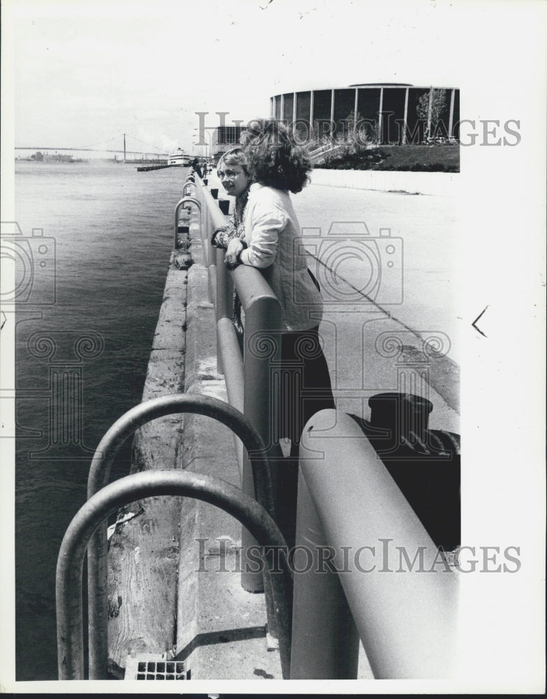 1980 Press Photo Detroit Civic Center Hart Plaza - Historic Images