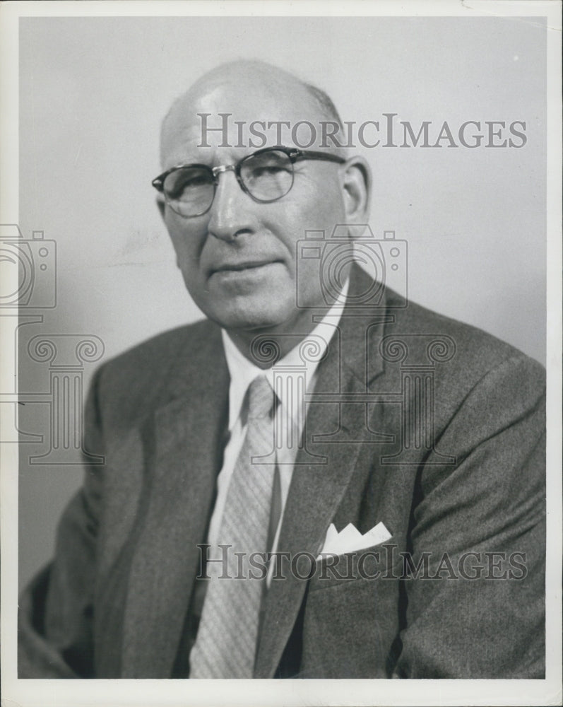 Press Photo Chief Scout Of Boston Bruins Harold Cotton Poses For Picture - Historic Images