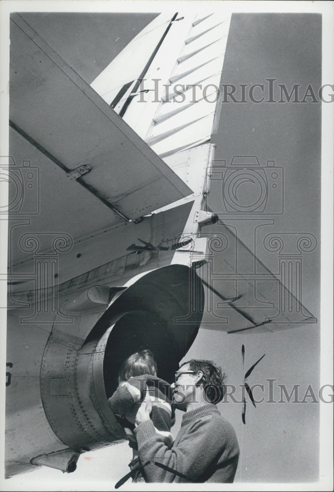 1972 Robert Harvey and son David at Air Show - Historic Images