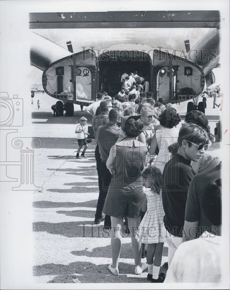 1968 Crowds At Willow MI Run Air Show-Nat&#39;l Aviations Space Exhibit - Historic Images