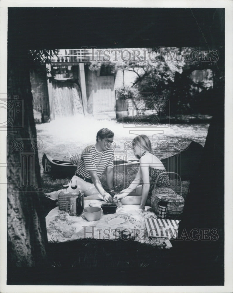 1971 Couple Has Picnic by Waterfall in Detroit - Historic Images