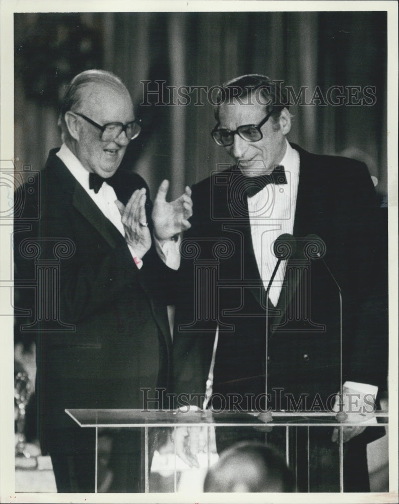 1983 Press Photo Columnist Irv Kupcinet Receiving Award from Jack Brickhouse - Historic Images