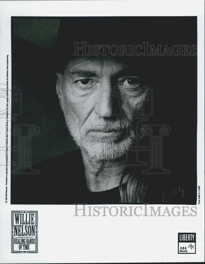 1996 Press Photo COPY Healing Hands Of Time Singer Willie Nelson Face Shot - Historic Images