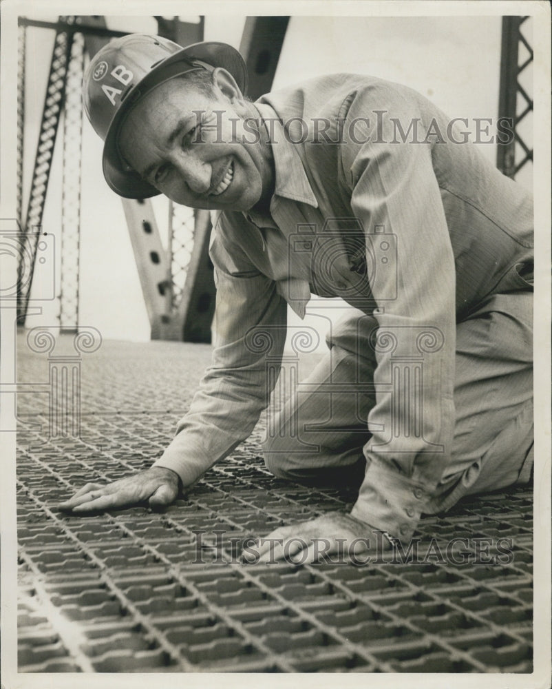 Press Photo USS AB Crew Member On Bridge Construction - Historic Images