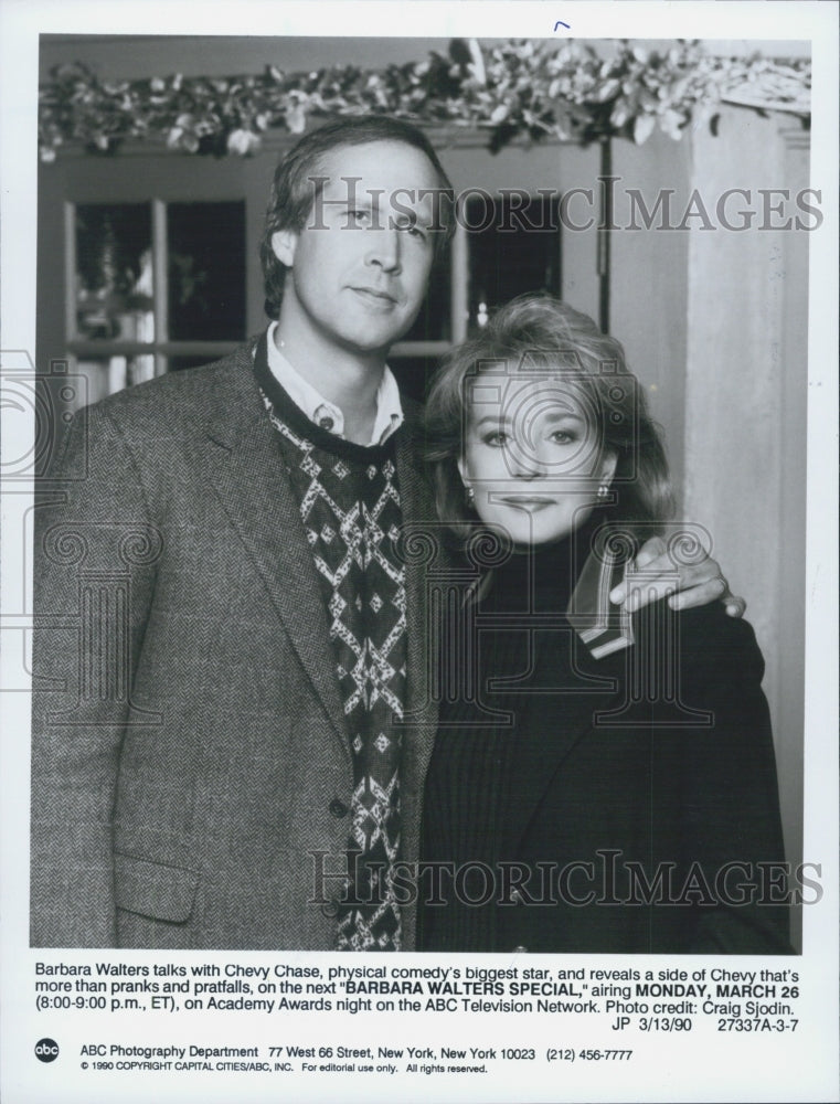 1990 Press Photo Chevy Chase/Actor/Comedian/Barbara Walters/Broadcast Journalist - Historic Images