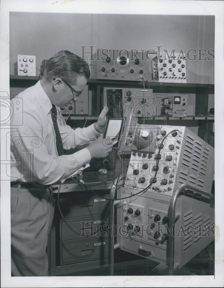 1956 Ford Research Labratory Michigan Electronic circuits - Historic Images