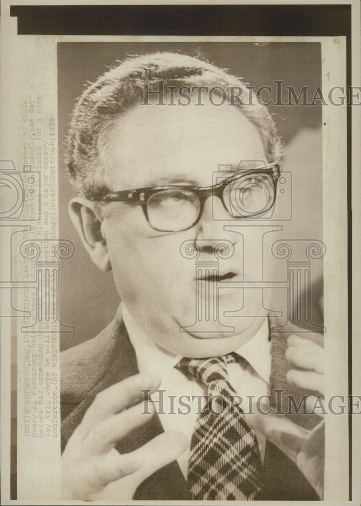 1975 Press Photo Secretary State Henry Kissinger News Conference - Historic Images