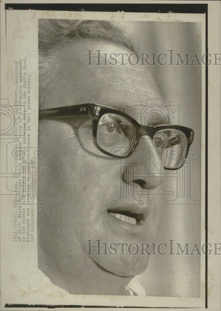 1975 Secretary State Henry Kissinger newsman - Historic Images