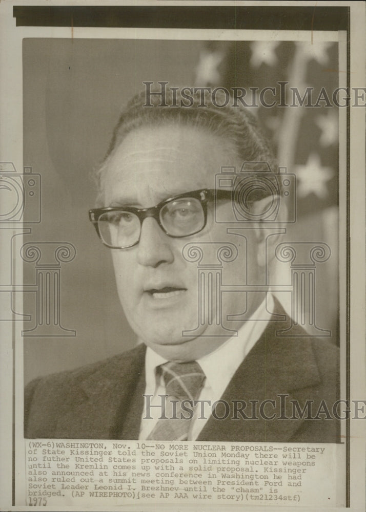 1975 Press Photo Secretary Of State Henry Kissinger Soviet Union Talks - Historic Images