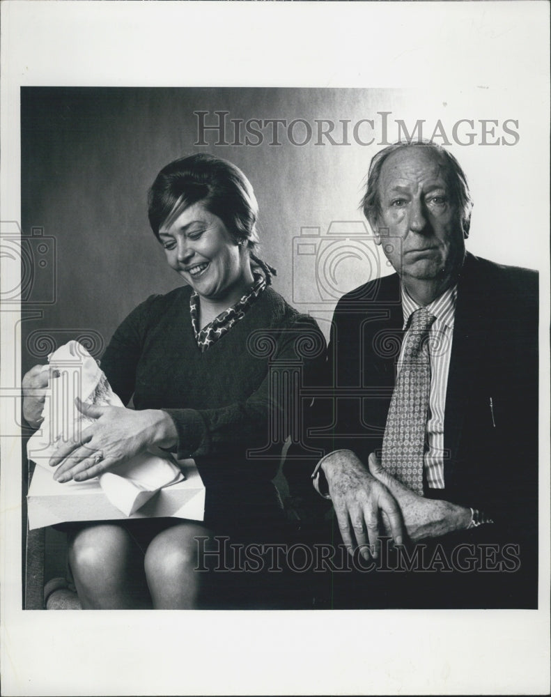 1972 Betty Mumey Actress Paul Ford Actor Never To Late Play - Historic Images