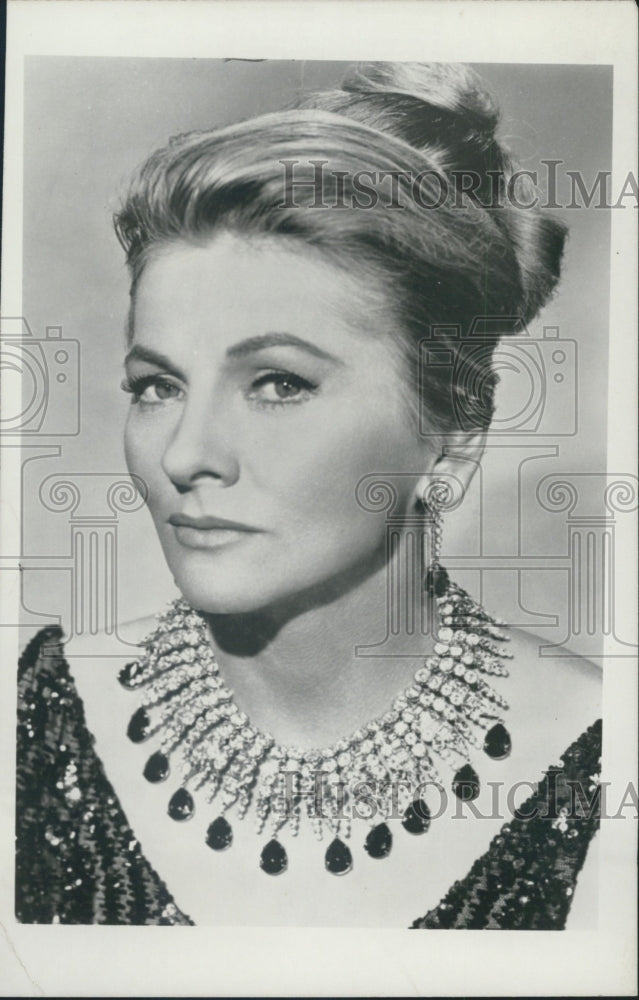 1966 Press Photo Actress Joan Fontaine Portrait Wearing Jewelry - Historic Images