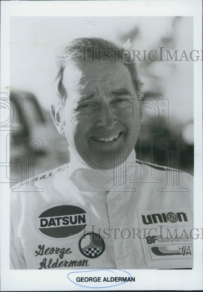 1983 Press Photo Auto Racing Driver George Alderman Wearing Uniform - Historic Images