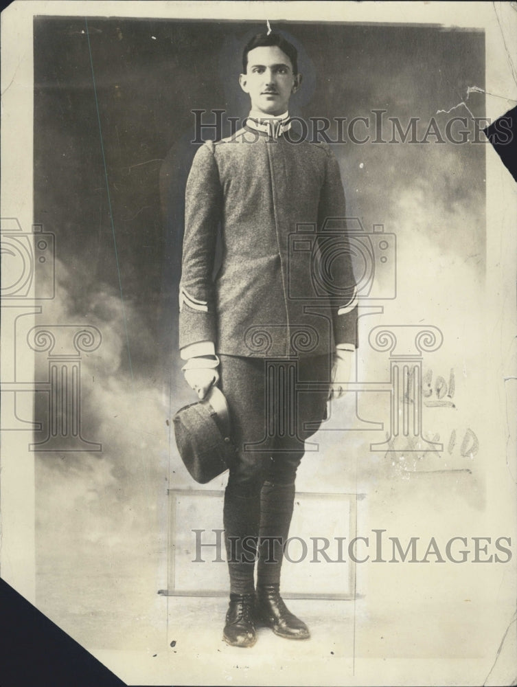 Press Photo Crown Prince Umberto Of Italy New Sergeant Uniform Grenadiers - Historic Images