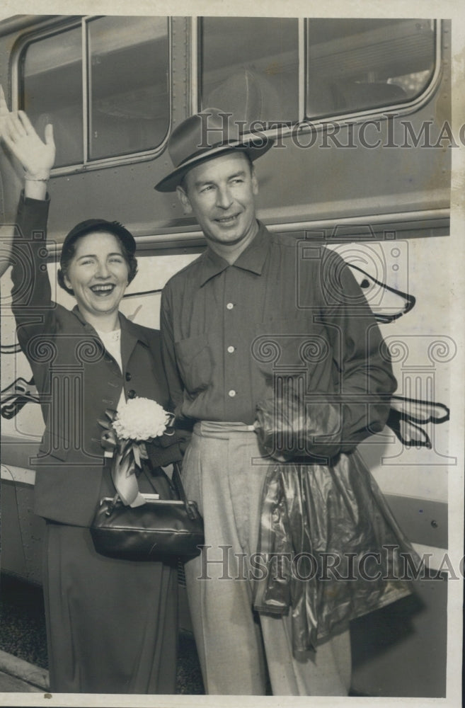 1953 Press Photo Dr. and Mrs. Paul Hawkins - Historic Images