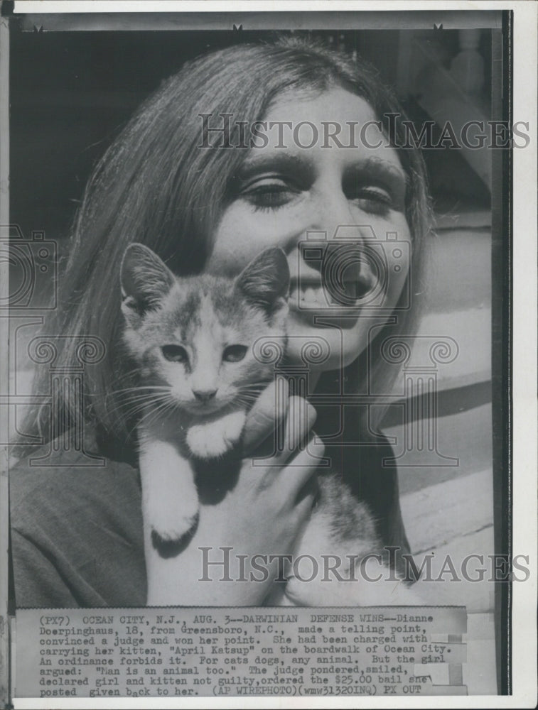 1971 Dianne Doerpinghaus agues man is an animal too and wins case - Historic Images
