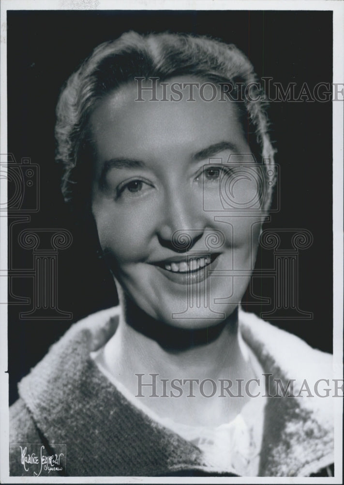 Press Photo Florence McGuire, Casework director, Bensenville IL Children&#39;s Div. - Historic Images