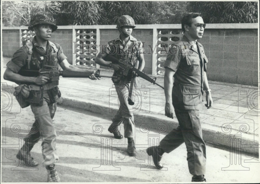 1981 Press Photo Thailand Army escorted Prime Minister. - Historic Images