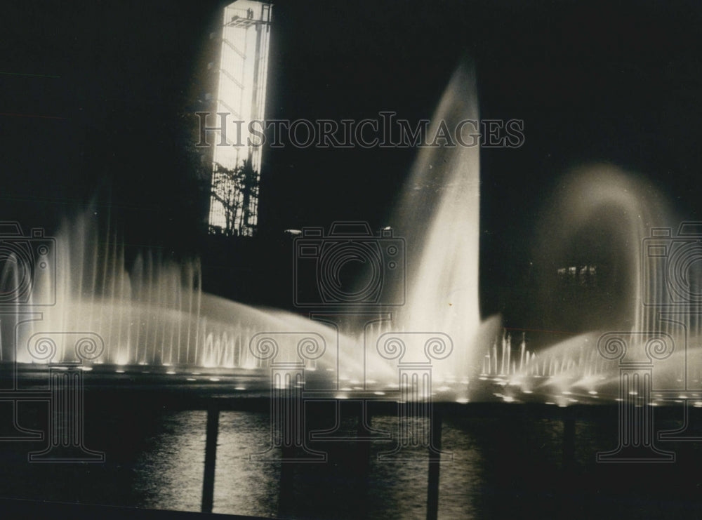 1953 illuminated water-works in the city of Hamburg. - Historic Images