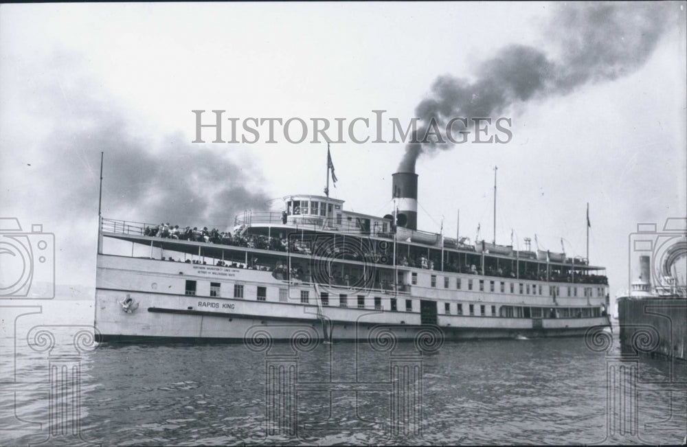 1956 S.S. Rapids King - Historic Images