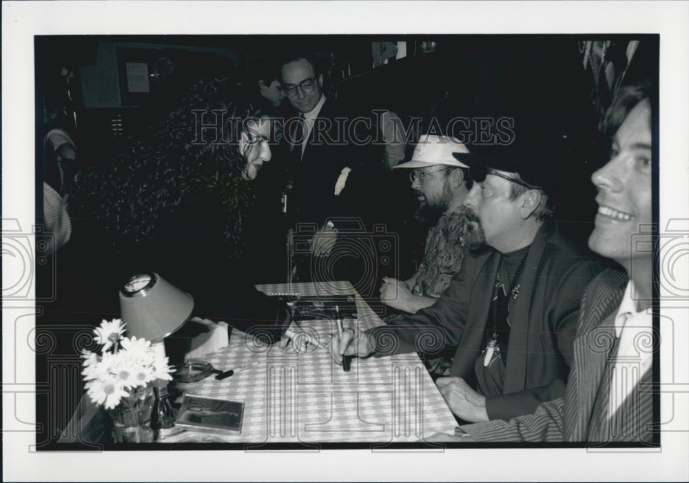 1994 Press Photo Cheap Trick Autograph party at The Hard Rock Cafe - Historic Images