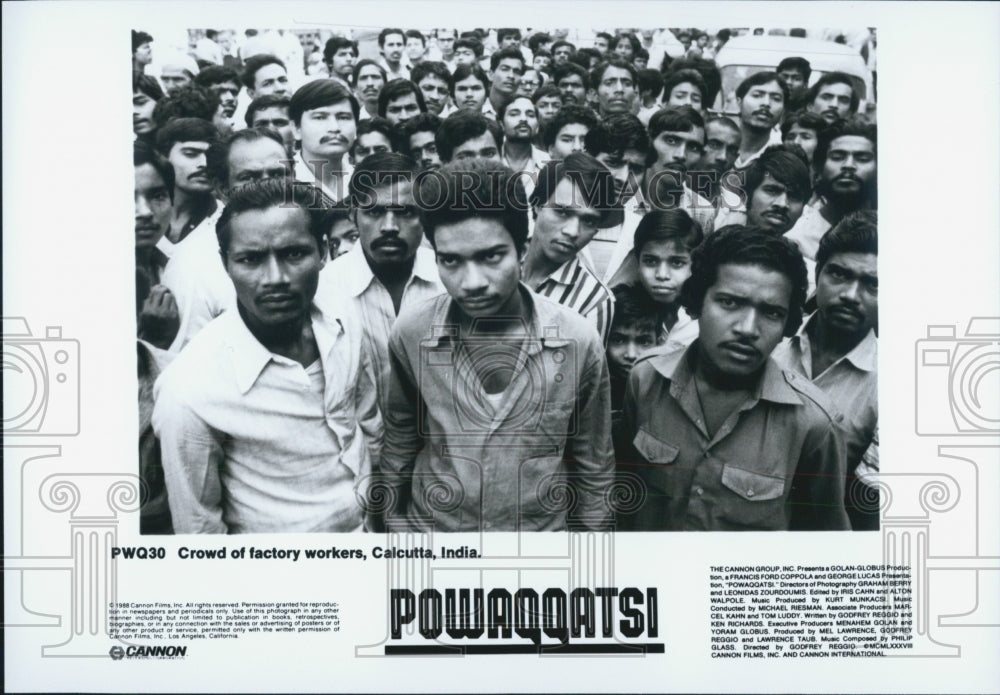 Press Photo Crowd of Factory Workers in Powaqqatsi Documentary. - Historic Images