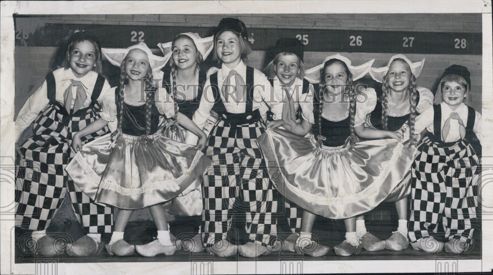 1949 Opera REd Mill Lililan Cushing wooden shoe dancers Karen - Historic Images