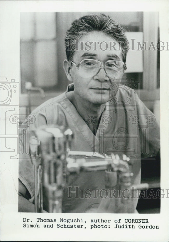 1983 Press Photo Dr. Thomas Noguschi author of Coroner - Historic Images