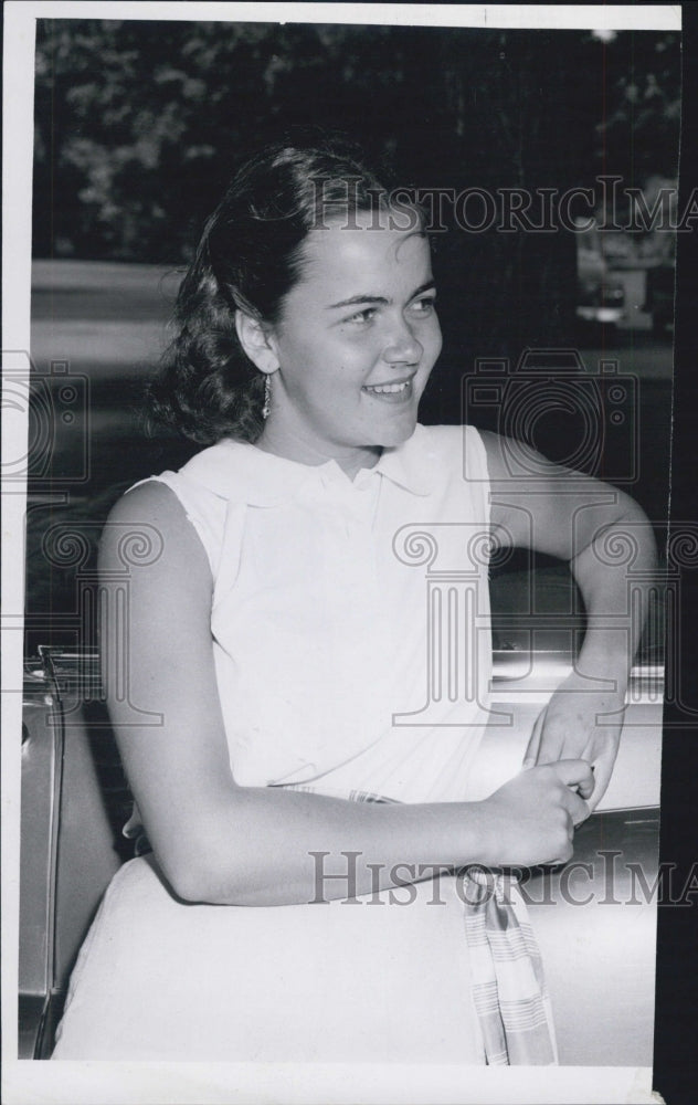 1951 Sharon Kelley, a 1951 debutant. - Historic Images