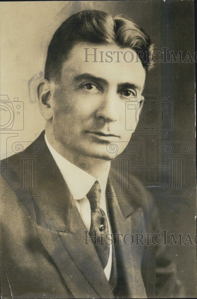 1930 Dr. Oswald W. McCall - Historic Images