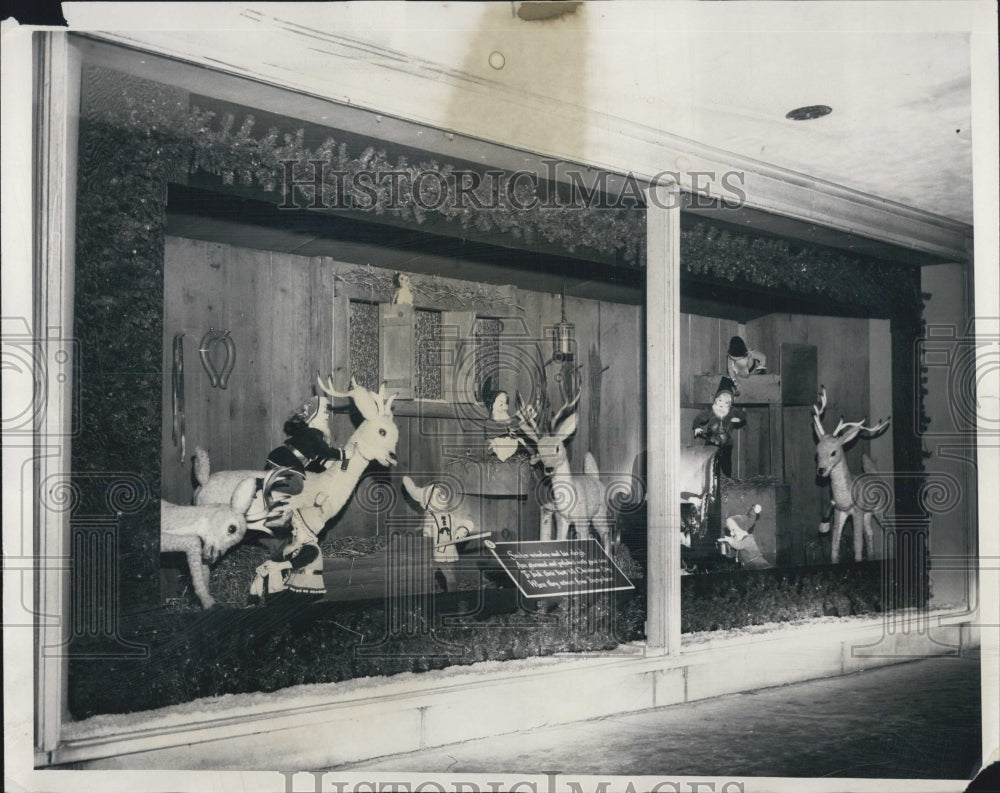 `1959 Santa&#39;s North Pole in window of Weiboldt&#39;s in Evanston. - Historic Images