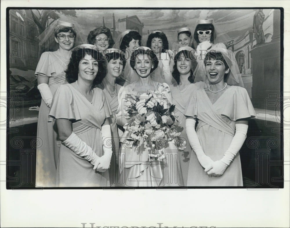 1982 Press Photo Sunni and Dan Epstein Wedding Bridesmaids - Historic Images