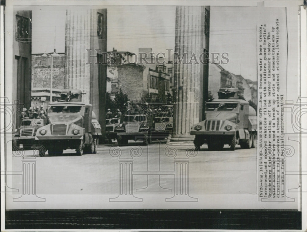 1961 East German soldiers guard Brandenburg Gate. - Historic Images