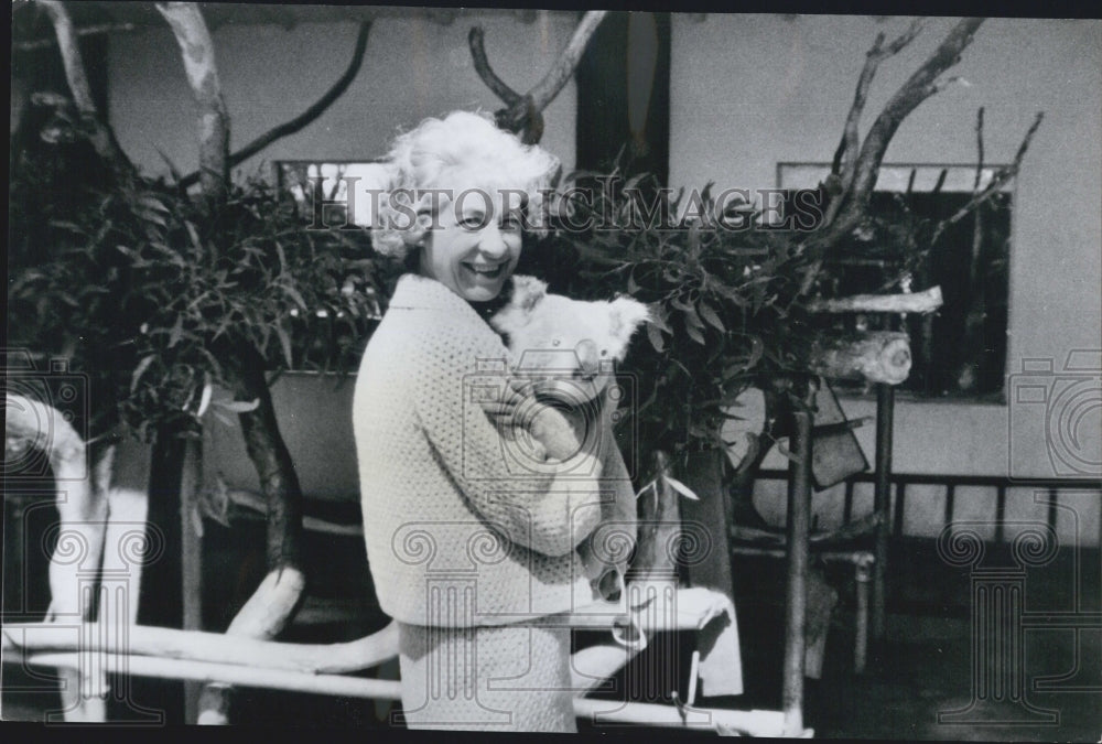 Press Photo Ilka Chase Author Of &quot;Second Spring And Two Potatoes&quot; With Koala - Historic Images