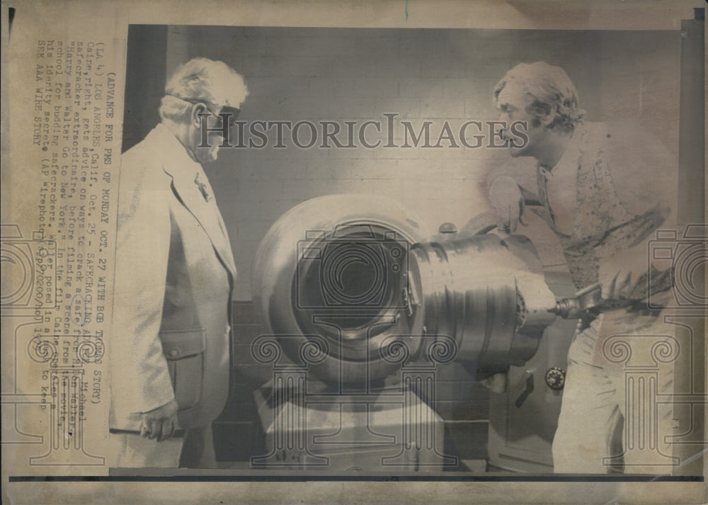 1975 Press Photo Michael Caine &amp; R.Von Waller. - RSG48817 - Historic Images
