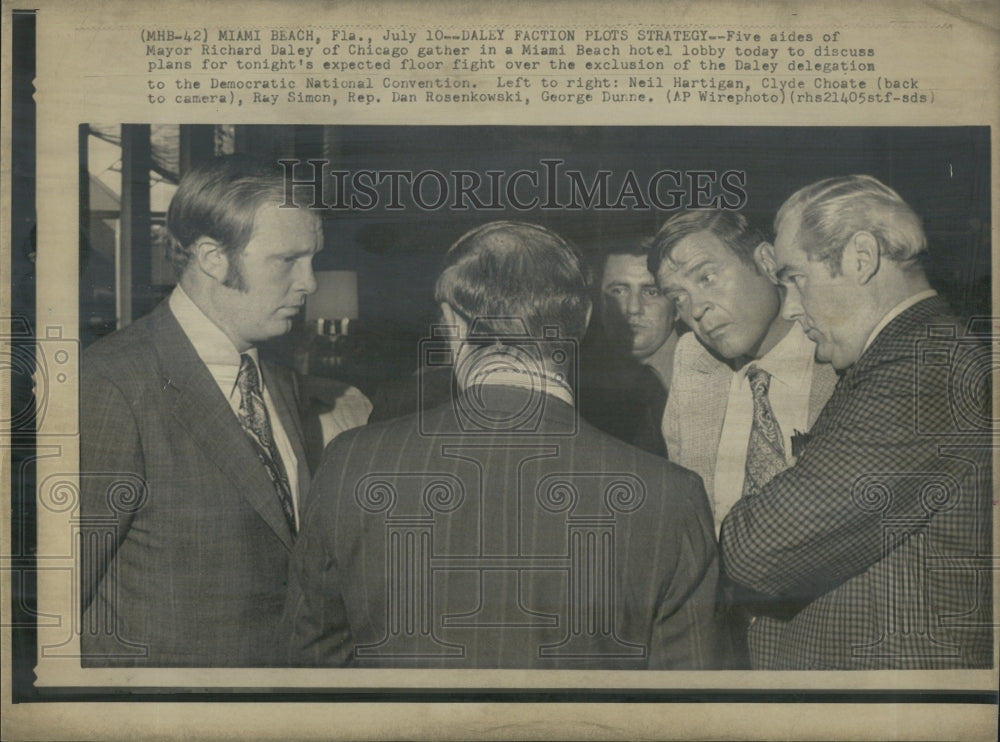 1972 Five Aides Of May Richard Daley Of Chicago In Miami Beach Hotel - Historic Images