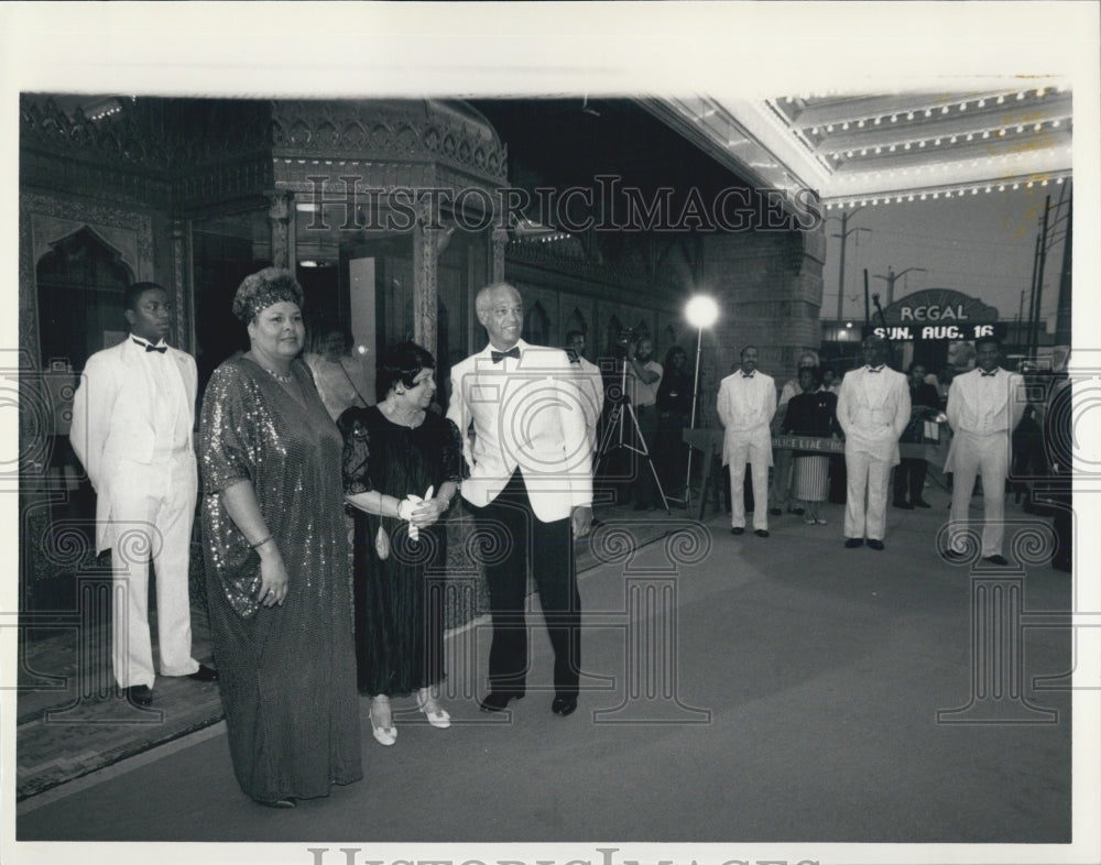 Press Photo Regal Theater Opens - Historic Images