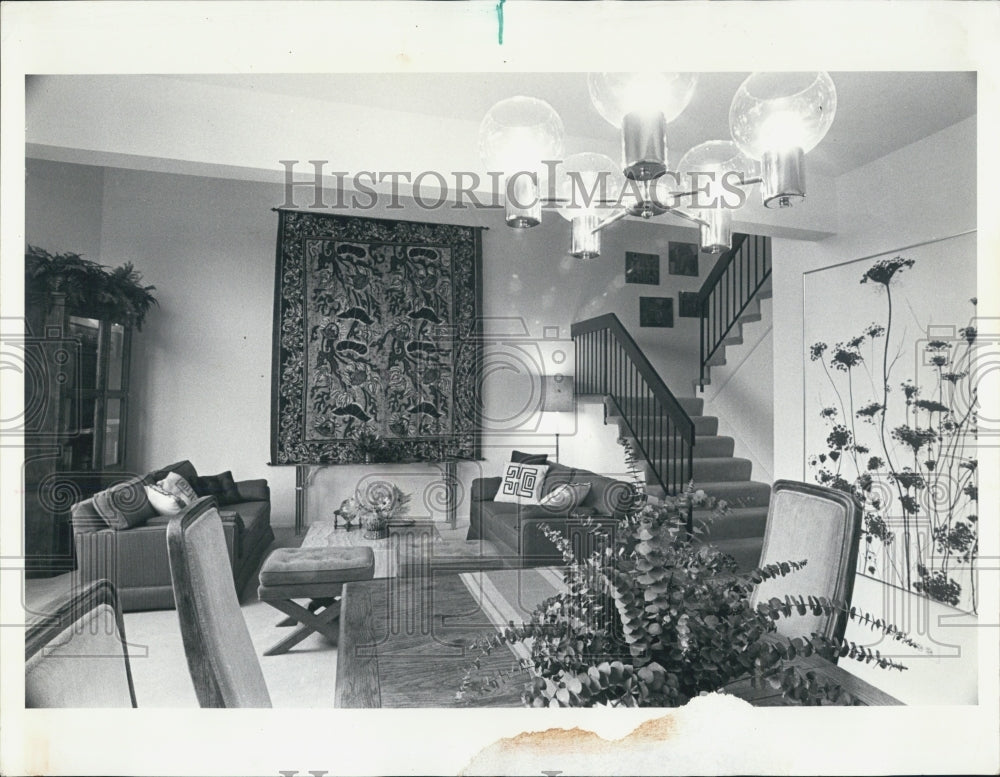 1975 New Century Town Living Room Set - Historic Images