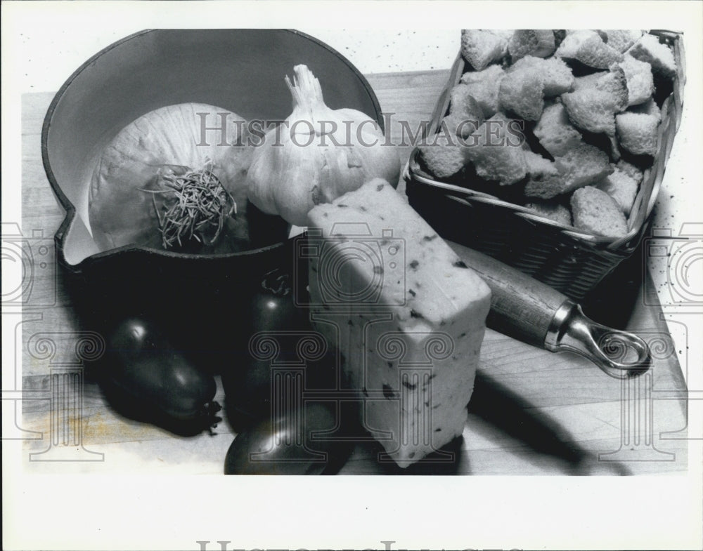 1990 Press Photo Making Cheese Fondue - Historic Images