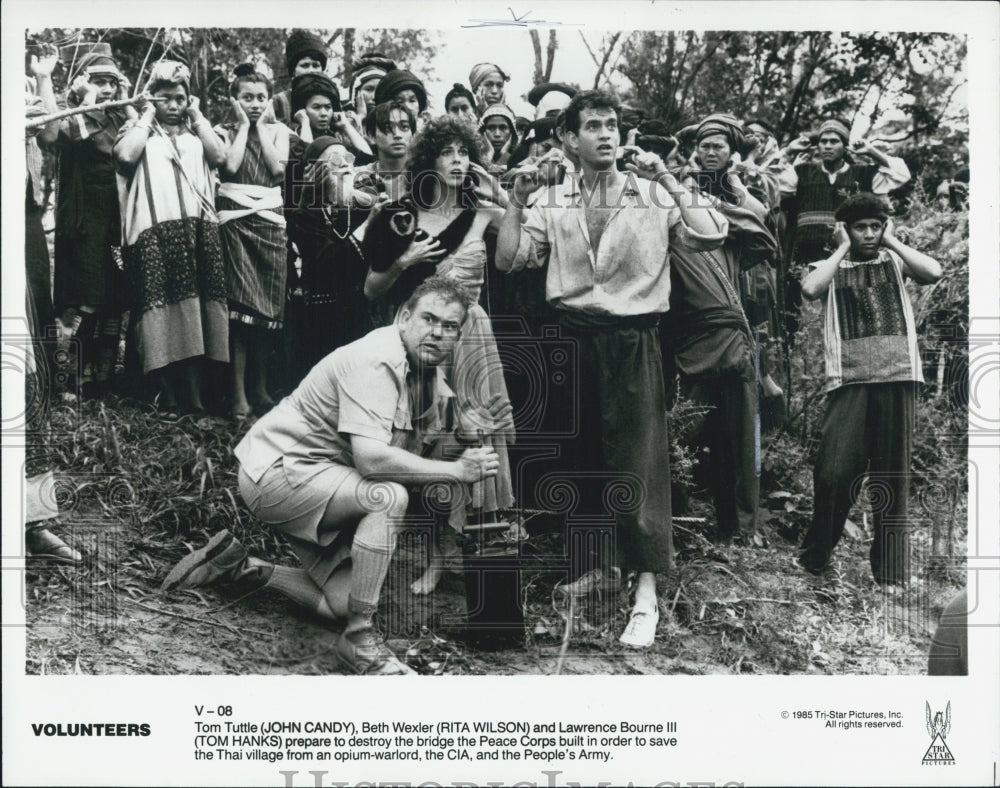 1985 Press Photo John Candy Rita Wilson Tom Hanks Volunteers - Historic Images