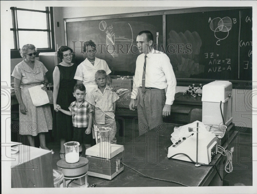 1960 College Science Dept. - Historic Images