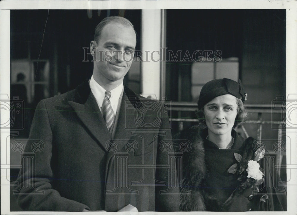 1932 Press Photo James Roosevelt Son President S.S. Monarch New York Wife Trip - Historic Images