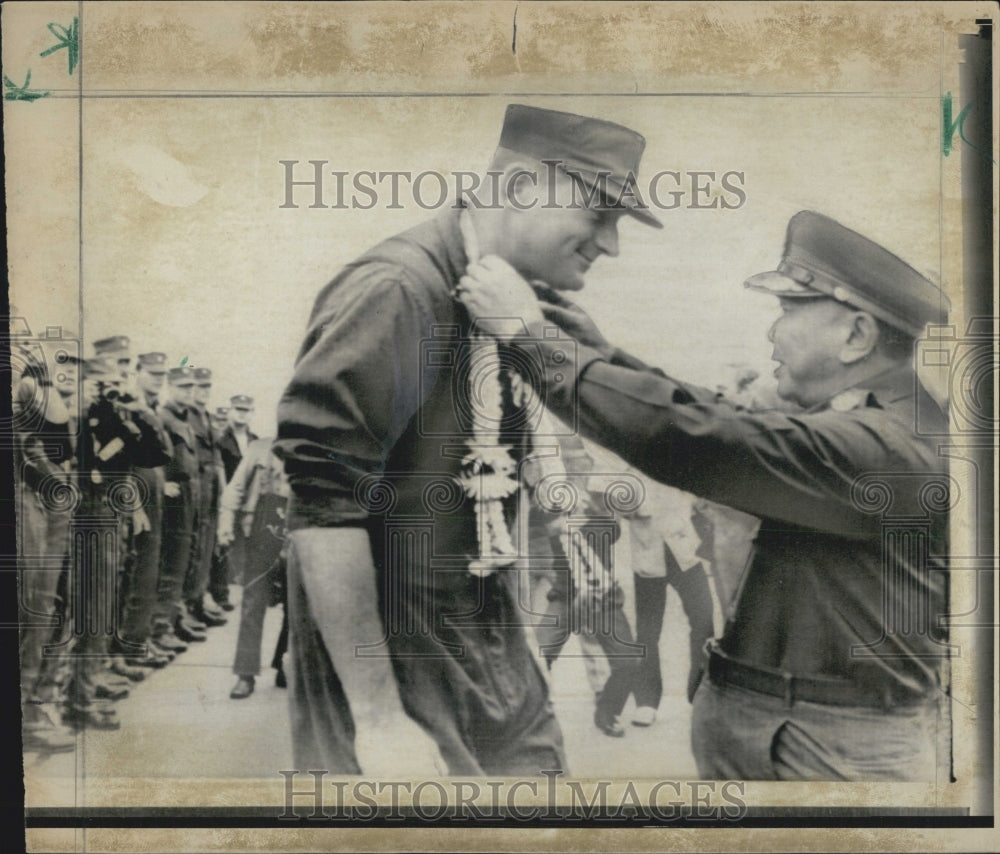 1973 Press Photo of Thailand saying goodbye to U.S. Troops after war - RSG50053 - Historic Images