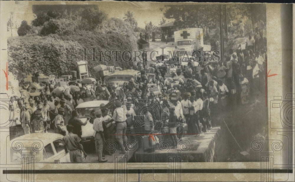 1968 Refugees Flee Nigerian War Crowd - Historic Images