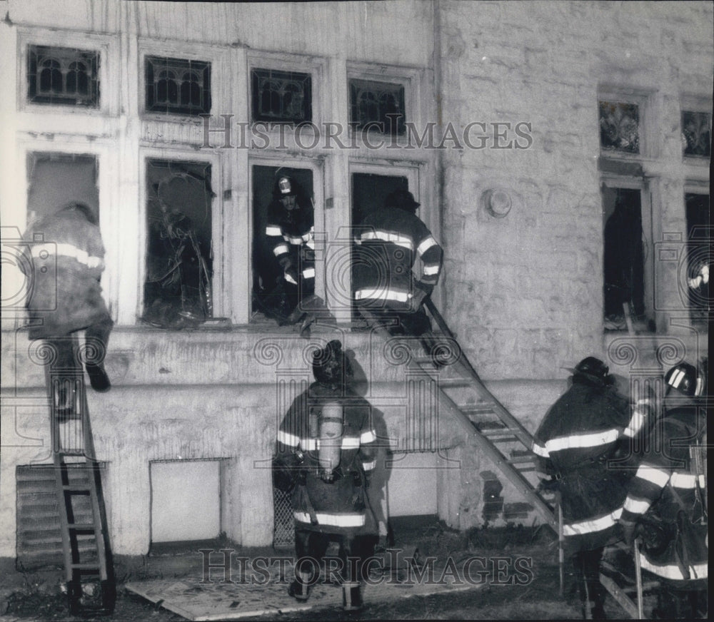 1989 Press Photo Chicago Church on Fire - Historic Images